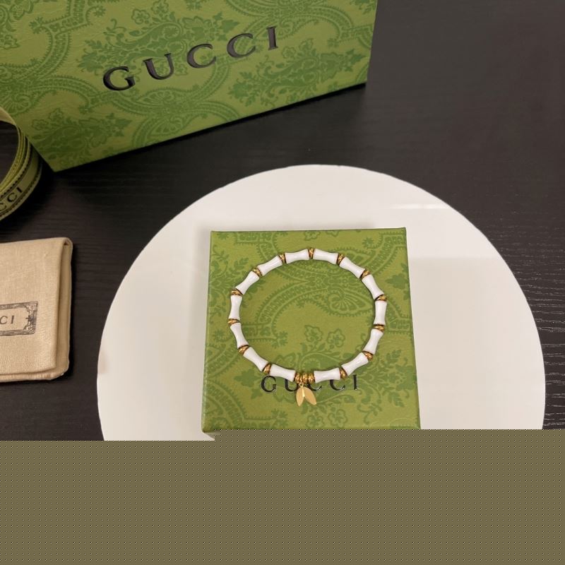 G*u*i bracelets